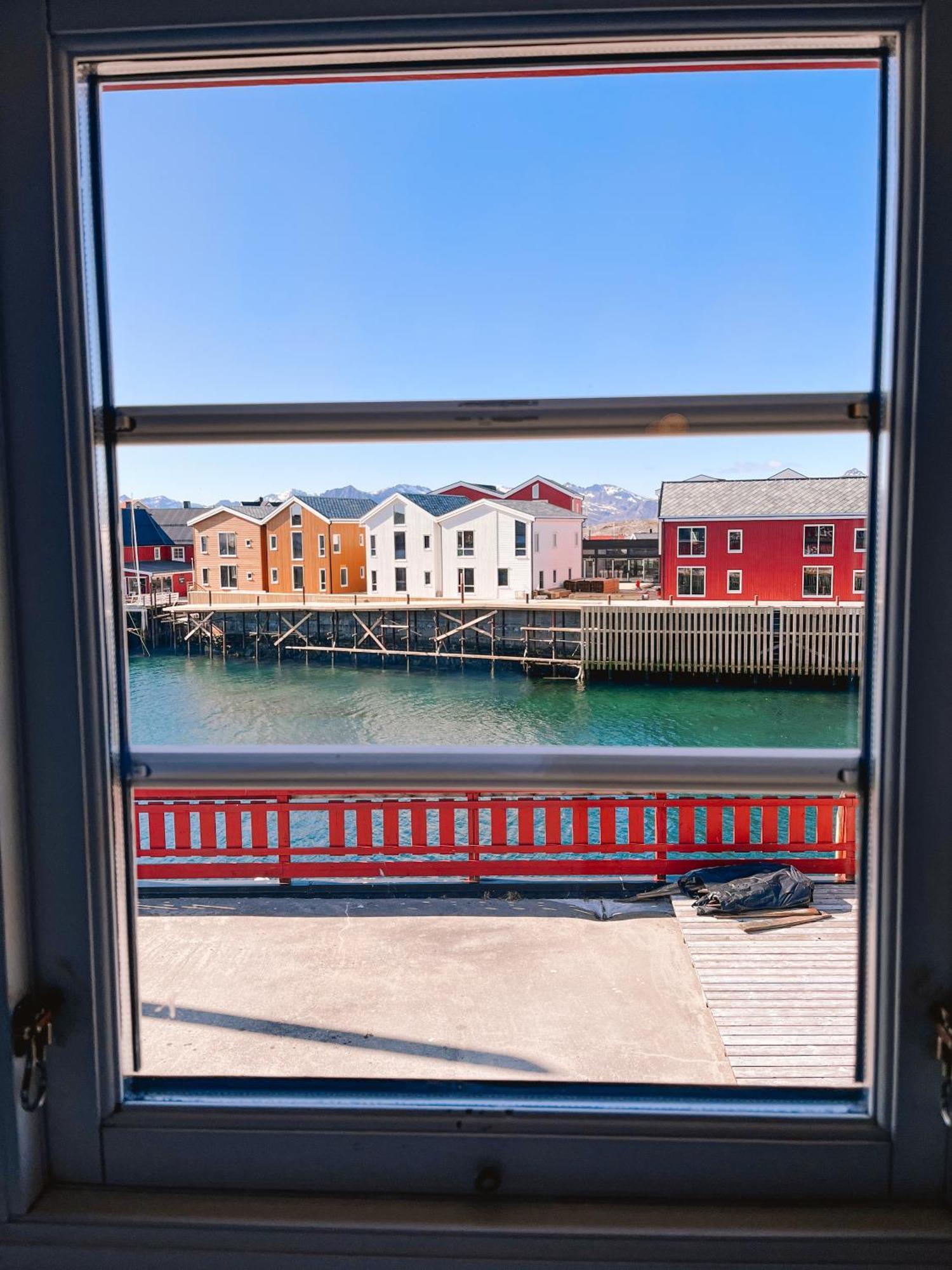 Finnholmen Brygge Henningsvaer Bagian luar foto