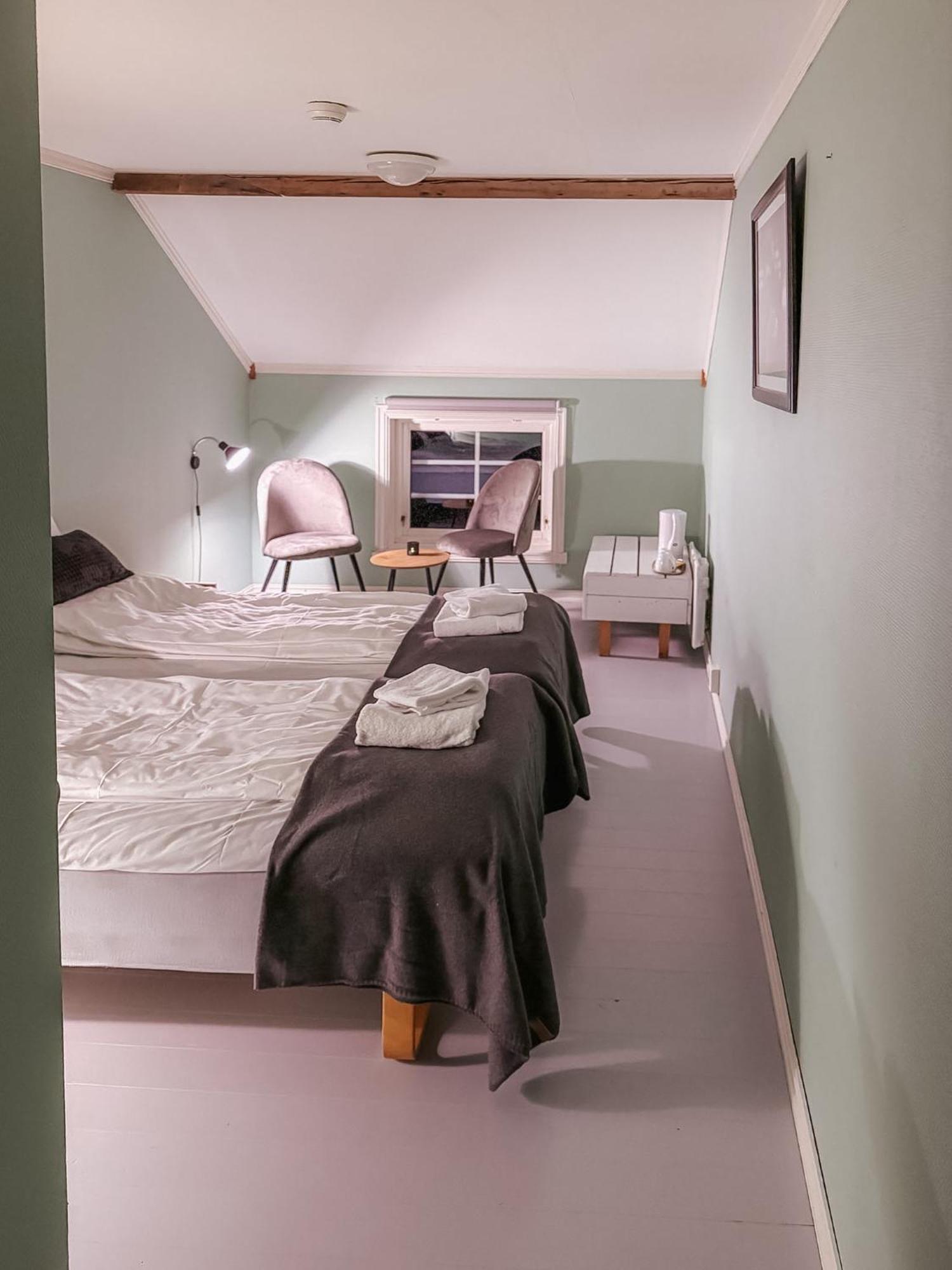 Finnholmen Brygge Henningsvaer Bagian luar foto