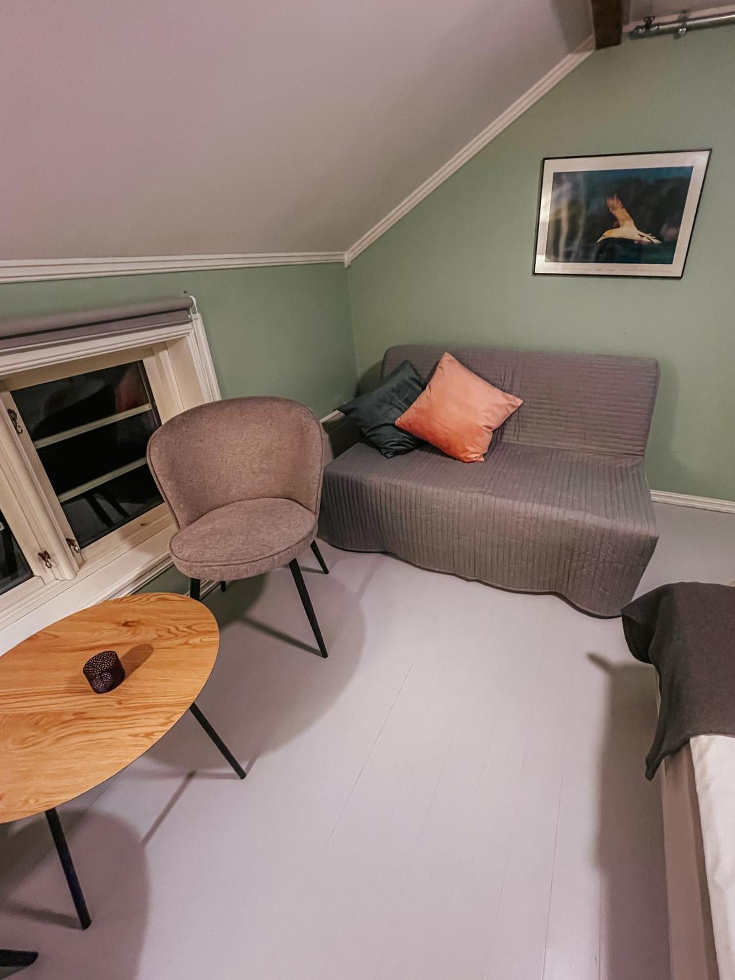 Finnholmen Brygge Henningsvaer Bagian luar foto