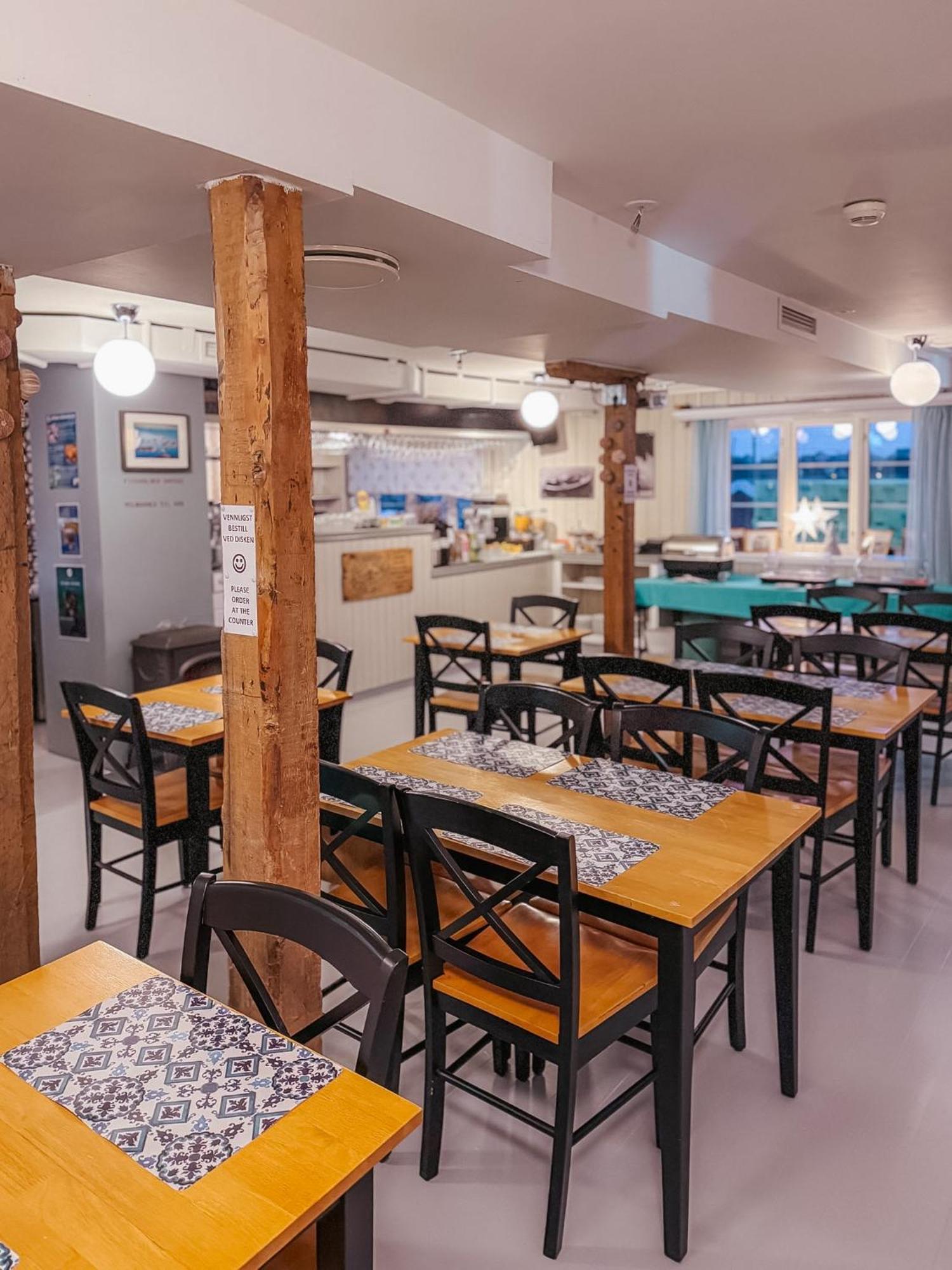 Finnholmen Brygge Henningsvaer Bagian luar foto