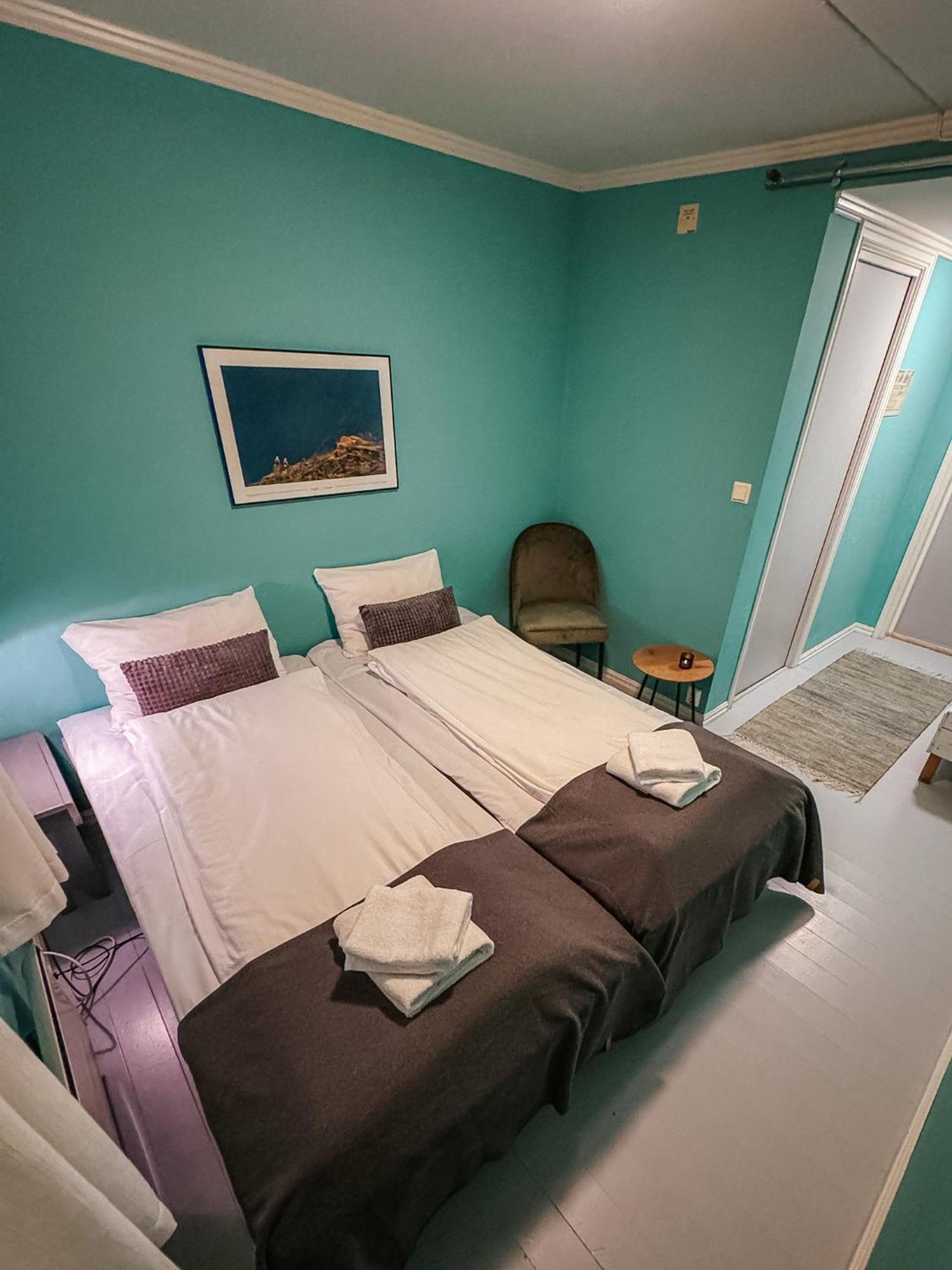 Finnholmen Brygge Henningsvaer Bagian luar foto